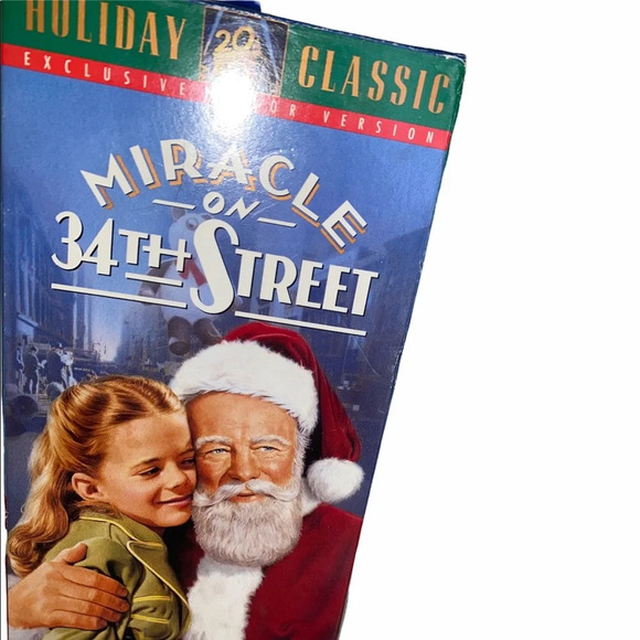 Miracle on 34th Street vintage VHS tape - Picture 2 of 4